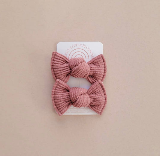 fig waffle pigtail bows / classic